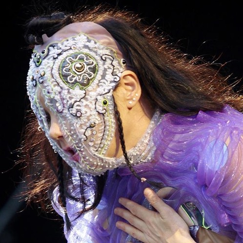 lastnight-bjork-vulnitoura-photo-by-ctibor-bachraty-dress-by-@threeasfour-headpiece-by-@j.t.merry